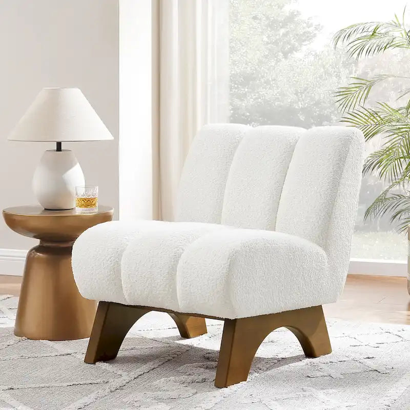 Sillón moderno de madera y tela