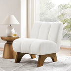 Sillón moderno de madera y tela