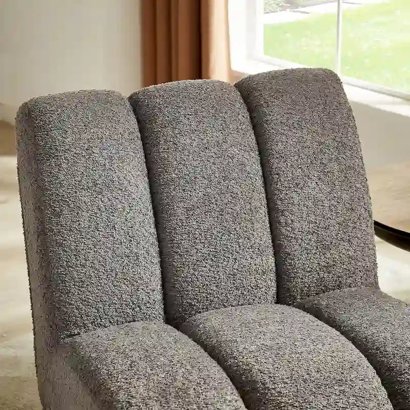 Sillón moderno de madera y tela