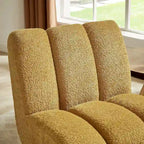 Sillón moderno de madera y tela