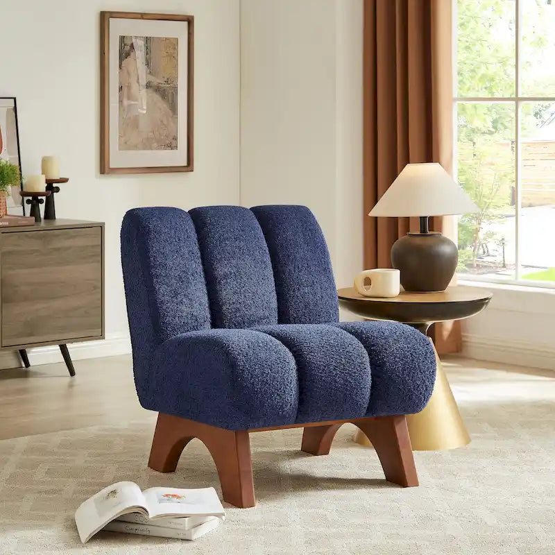 Sillón moderno de madera y tela