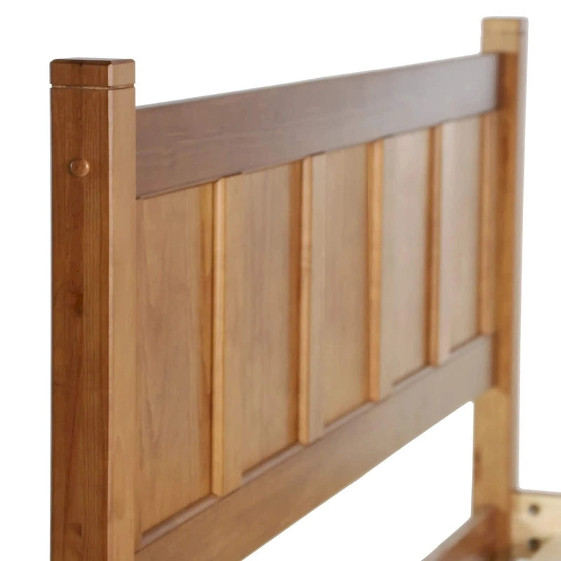 Cama tipo plataforma de paneles de madera maciza