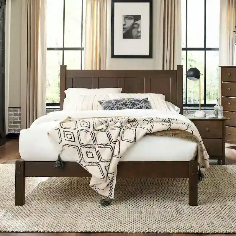 Cama tipo plataforma de paneles de madera maciza